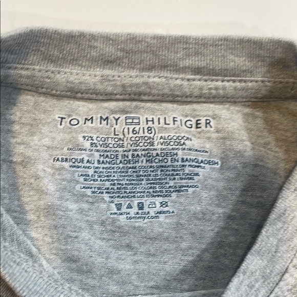 Tommy Hilfiger Gray Graphic Long Sleeve Tee - Picture 2 of 2
